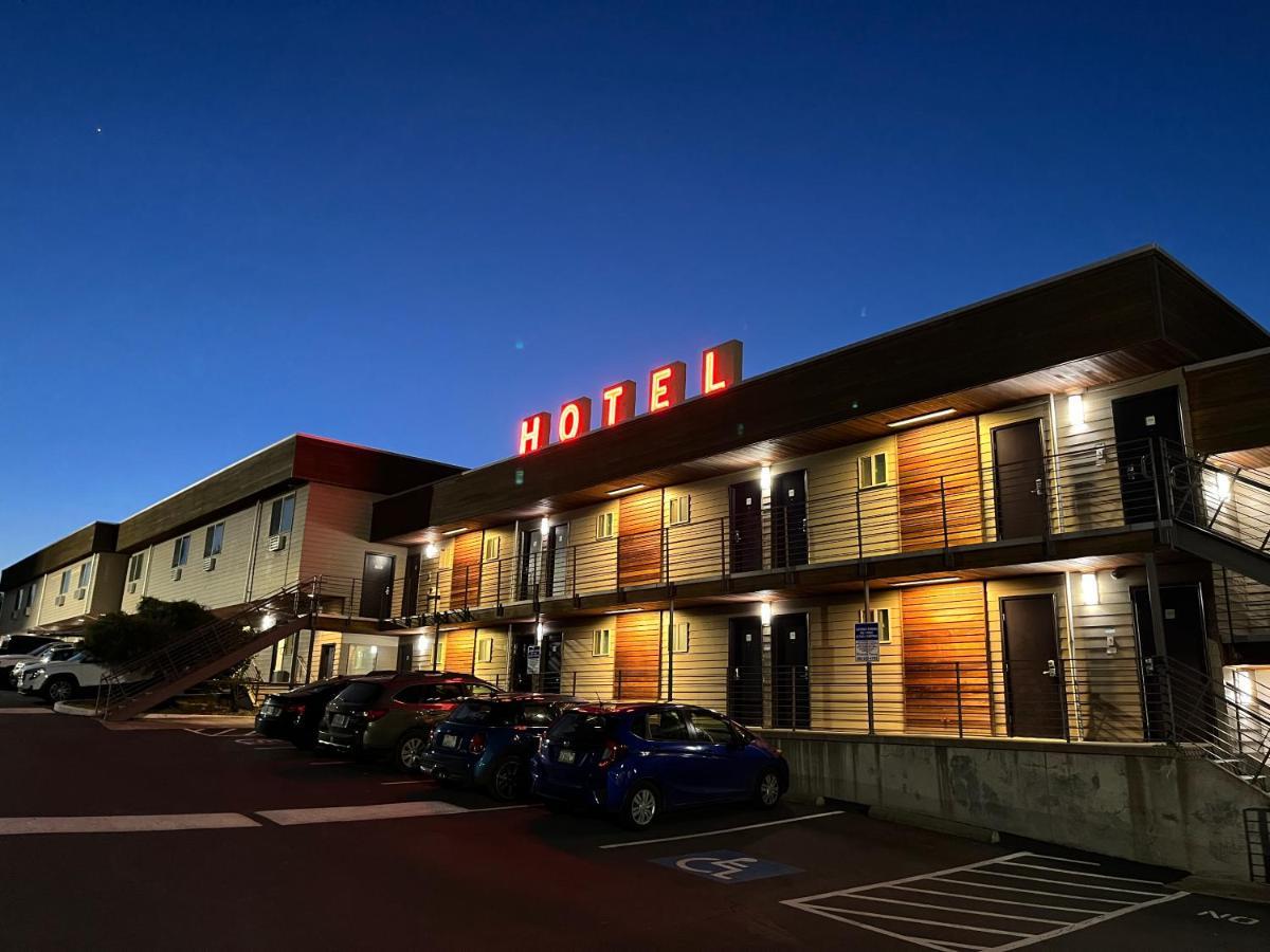 Aladdin Inn And Suites Portland Exterior photo